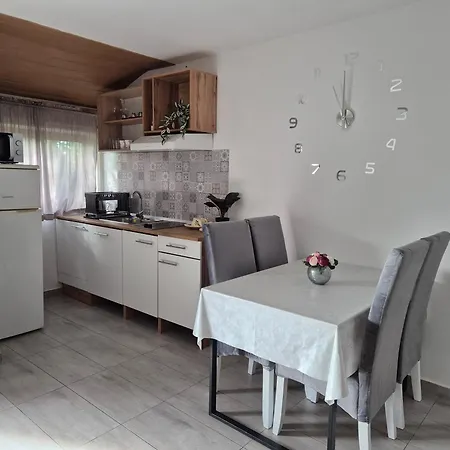 Sanja-marino Apartmán *